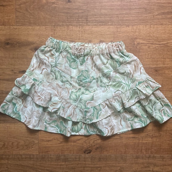 Forever 21 Dresses & Skirts - Forever 21 Mini Floral Ruffle Skirt - Green and Cream Neutral